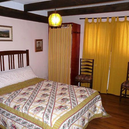 La Colmenita Apartment Navalsaz ภายนอก รูปภาพ